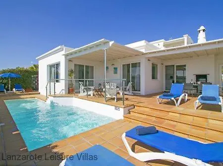 Benedicte Sea View, Heated Pool, Bedroom A/c, Wifi, Sky, Short Walk To Puerto Del Carmen Villa *