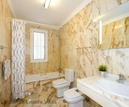 Benedicte Sea View, Heated Pool, Bedroom A/c, Wifi, Sky, Short Walk To Puerto Del Carmen Vila *